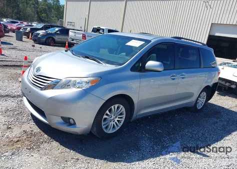 2015 Toyota Sienna Xle Premium 8 Passenger from USA, damaged, VIN 5TDYK3DC1FS678796